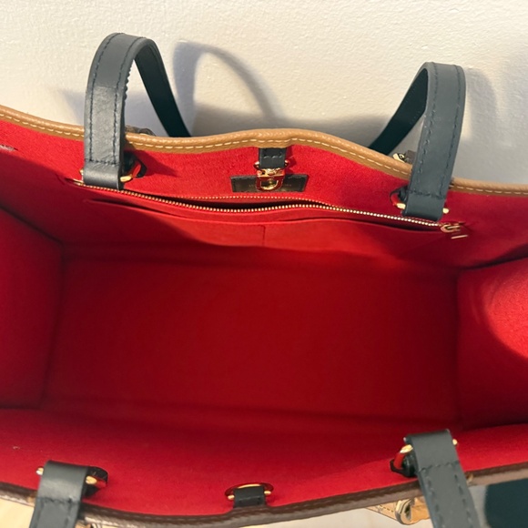 Louis Vuitton GIANT OnTheGo GM Tote - Picture 7 of 8